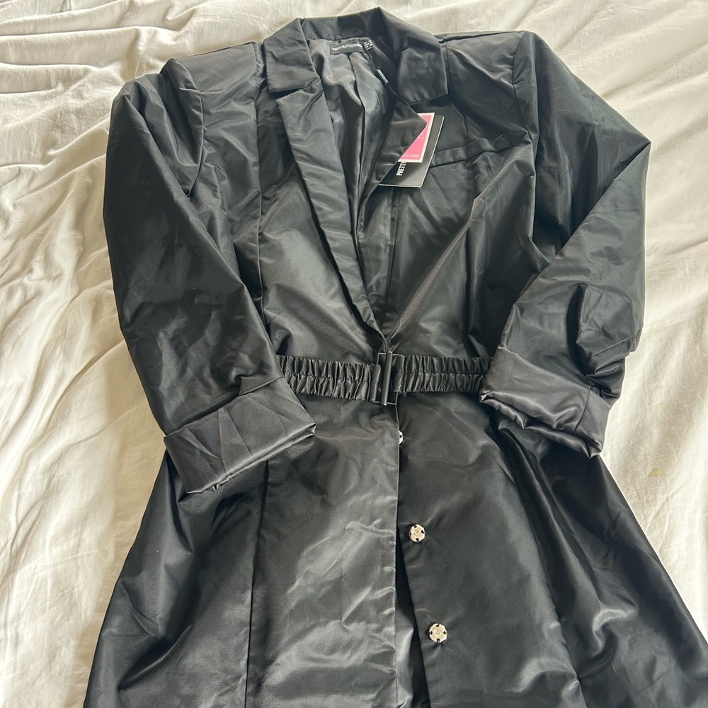 PrettyLittleThing Black Mini Dress - Picture 7 of 7
